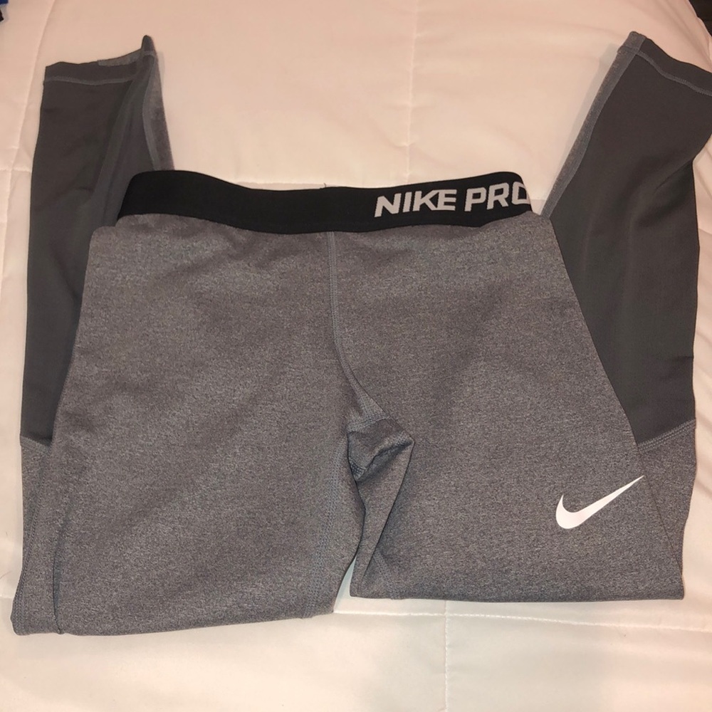 nike cropped leggings